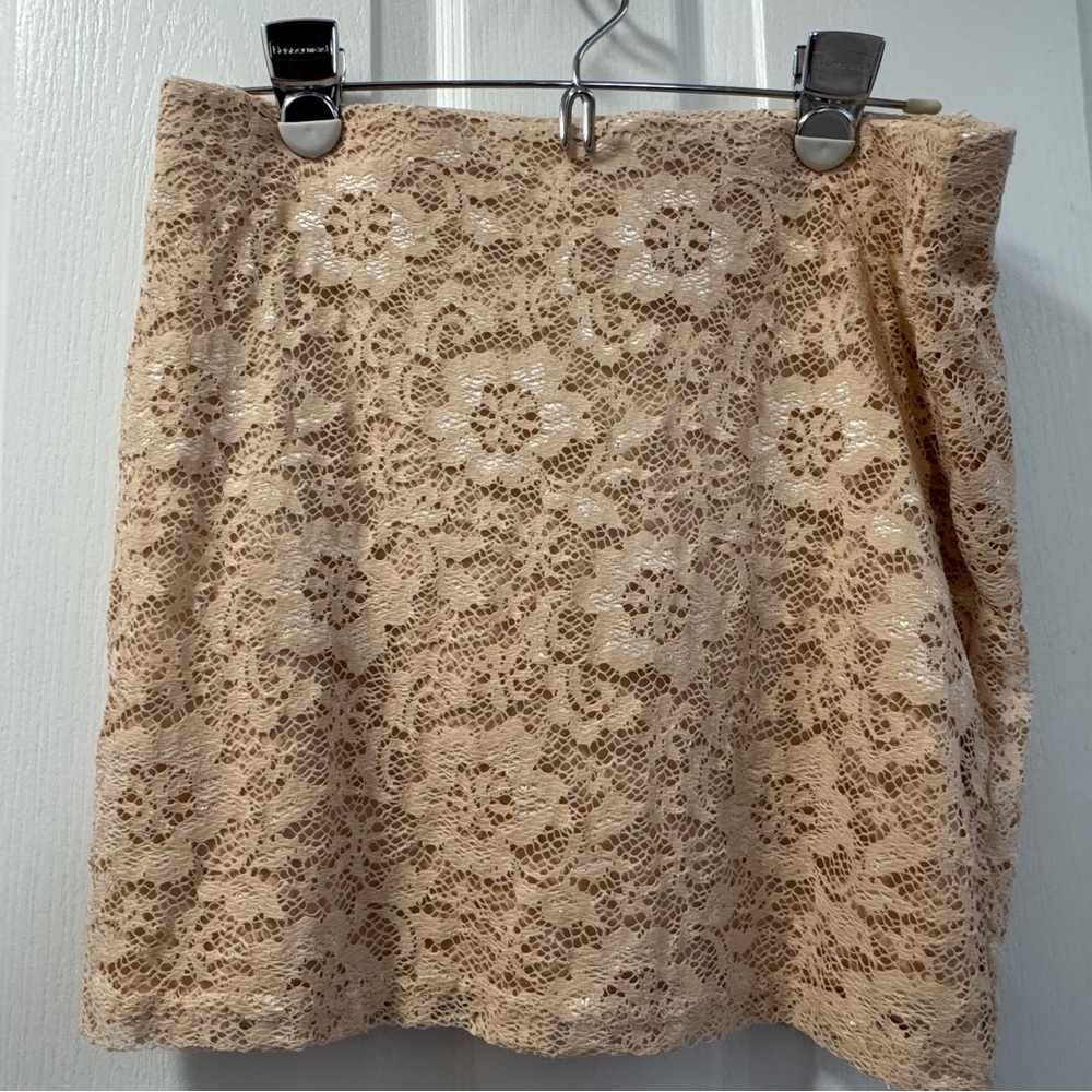 EUC: Gianni Bini Sz Large Elastic Waist Skirt with Dark Beige/Tan Lace Overlay